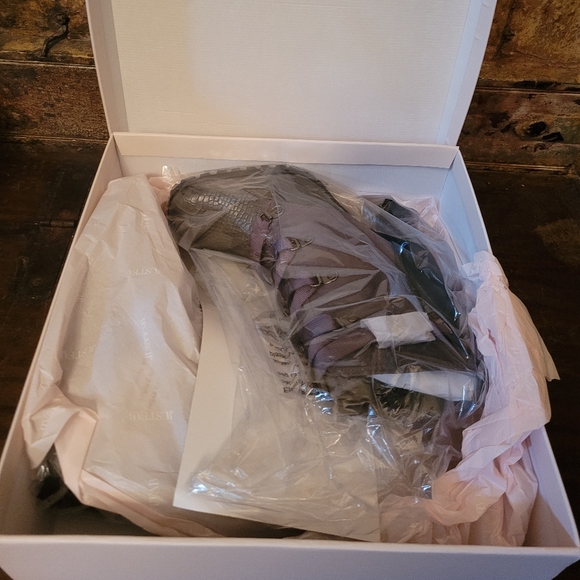 NEW JustFab grey leather & suede booties - Picture 2 of 7